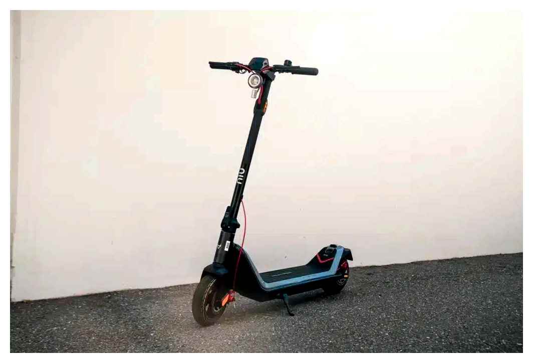 full-suspension, electric, scooter, looks, striking
